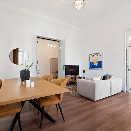Grand Boulevard Gem Historic With Balcony Views * Boedapest