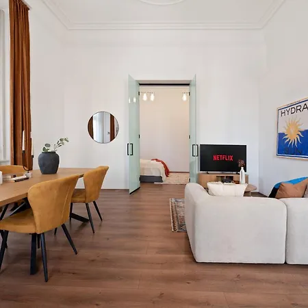 شقة Grand Boulevard Gem Historic With Balcony Views