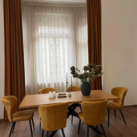 شقة Grand Boulevard Gem Historic With Balcony Views