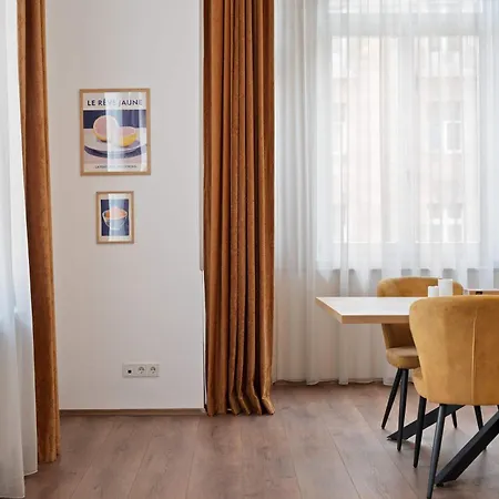 Appartement Grand Boulevard Gem Historic With Balcony Views Boedapest