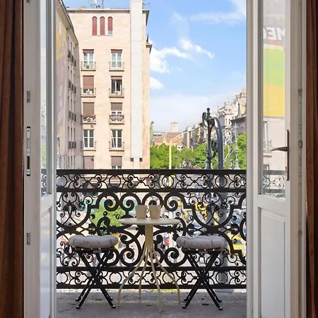 Grand Boulevard Gem Historic With Balcony Views Appartement *